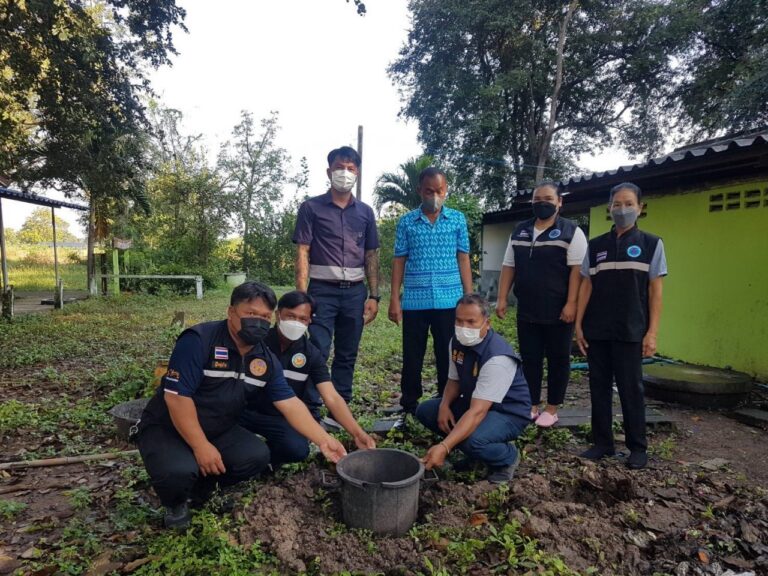 องค์การบริหารส่วนตำบลนิยมชัยร่วมกับ ผู้ใหญ่บ้าน อสม.และประชาชนร่วมจัดทำถังขยะเปียก ลดโลกร้อน เพื่อดำเนินการขับเคลื่อนการปฏิบัติ การเชิงกลยุทธ์แนวใหม่ RE-X-RAY