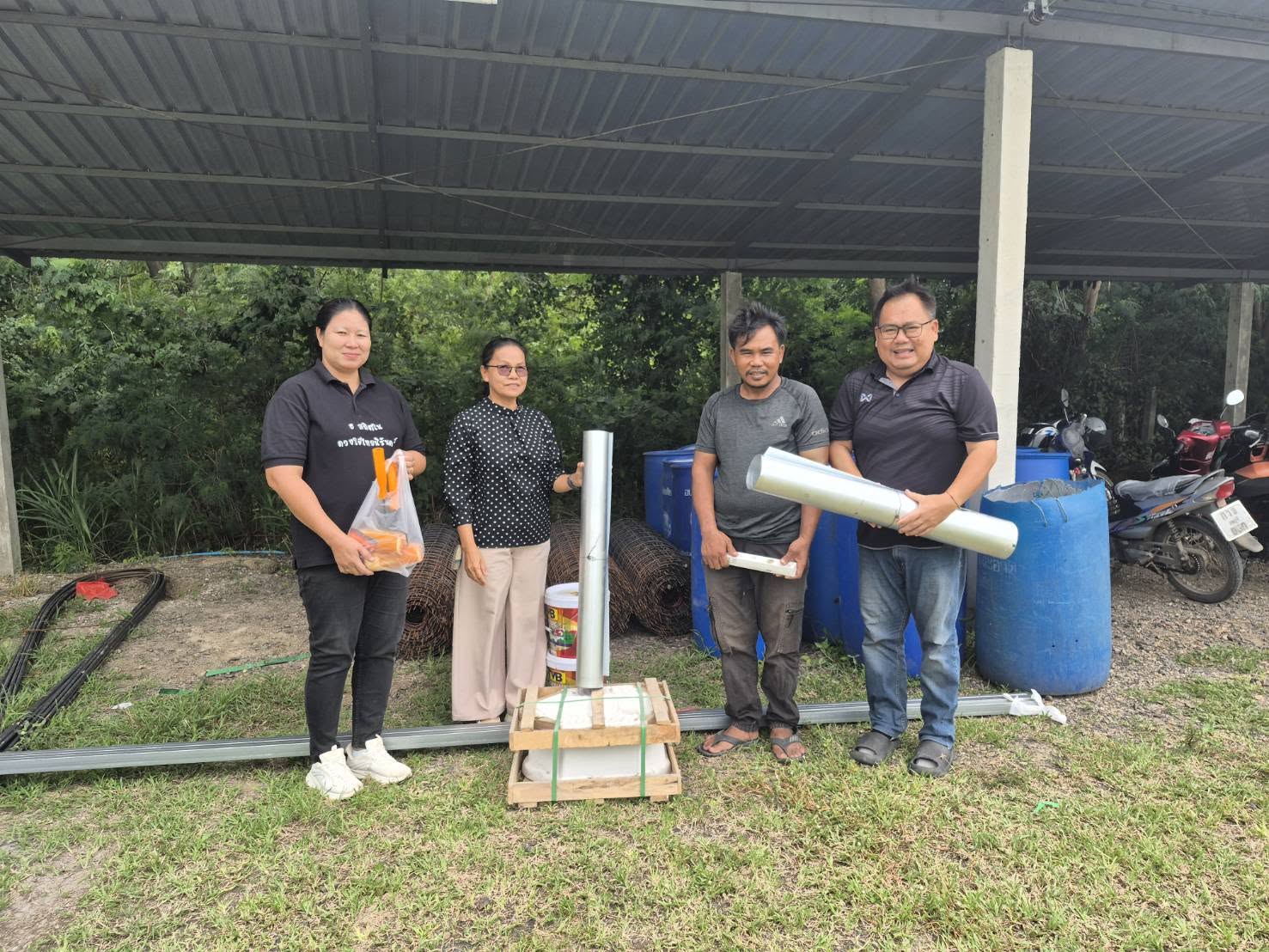 มอบวัสดุอุปกรณ์เพื่อดำเนินการปรับปรุงซ่อมแซมสภาพแวดล้อมที่อยู่อาศัยสำหรับคนพิการเกิดเหตุอัคคีภัย